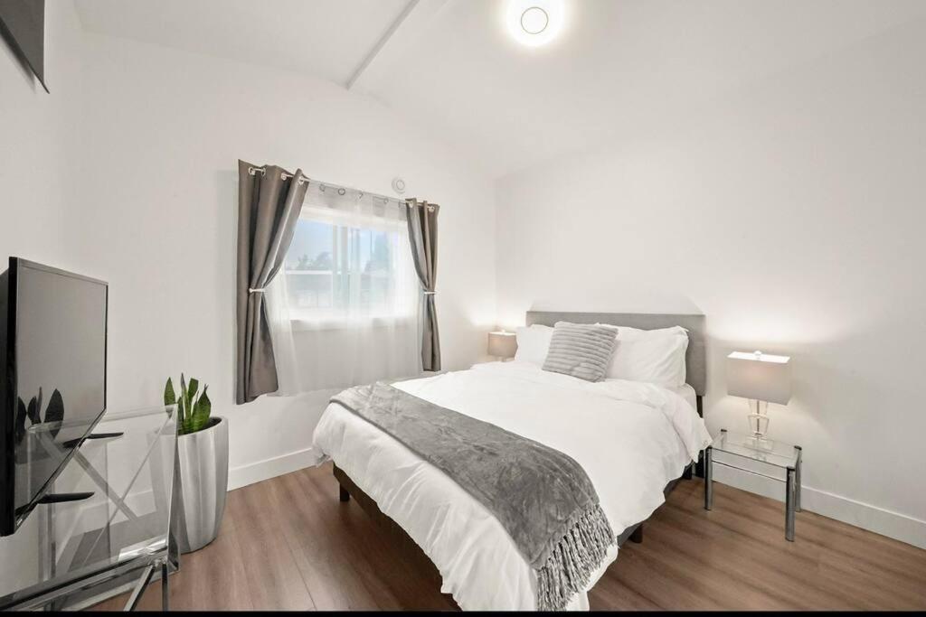Entire New Cozy And Modern 2-Storey House Vancouver Exterior foto