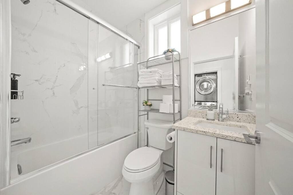 Entire New Cozy And Modern 2-Storey House Vancouver Exterior foto