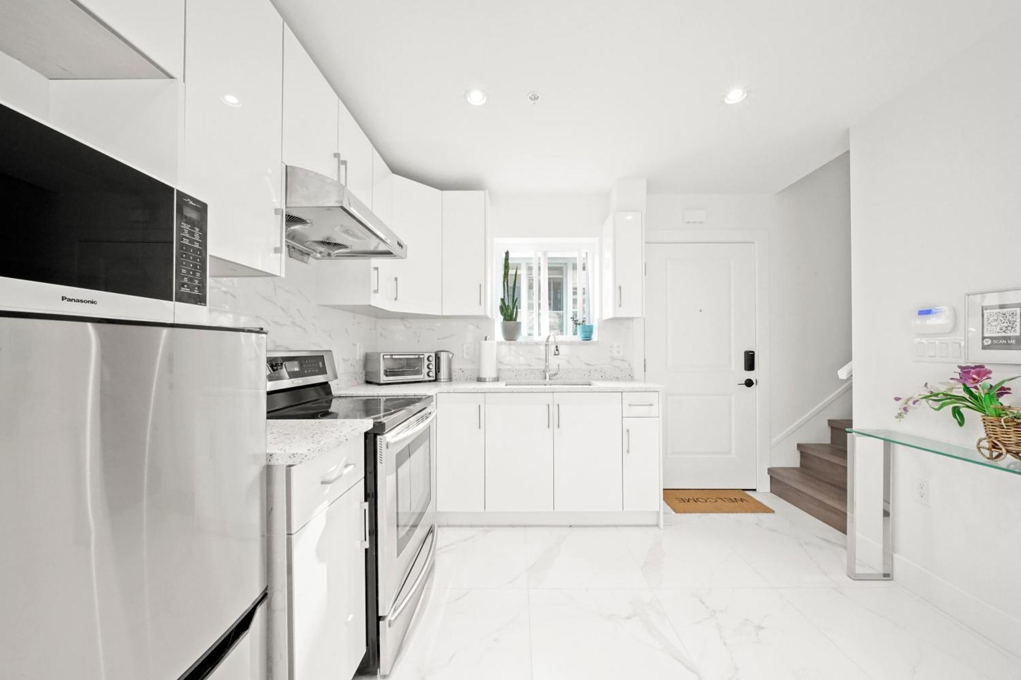 Entire New Cozy And Modern 2-Storey House Vancouver Exterior foto